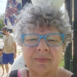 Meet your Posher, Laurie